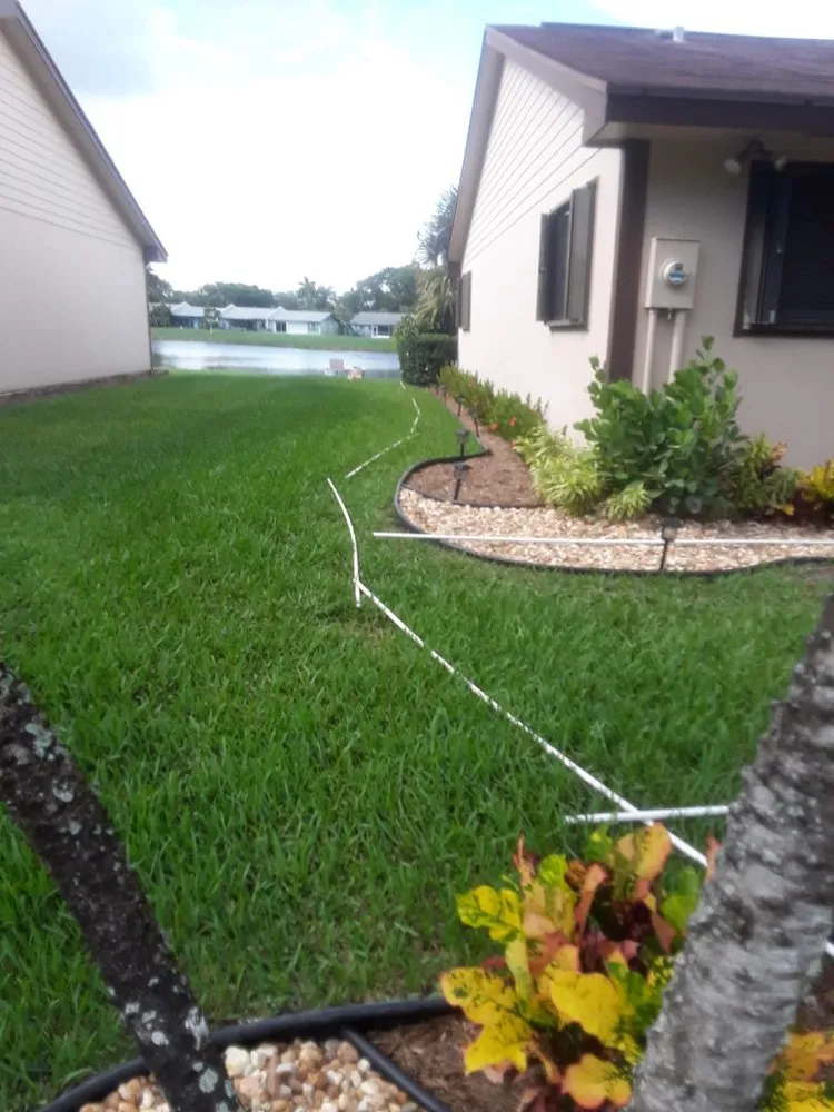 Custom yard cleanup service in Lake Worth, FL by Sevilla Incorporated