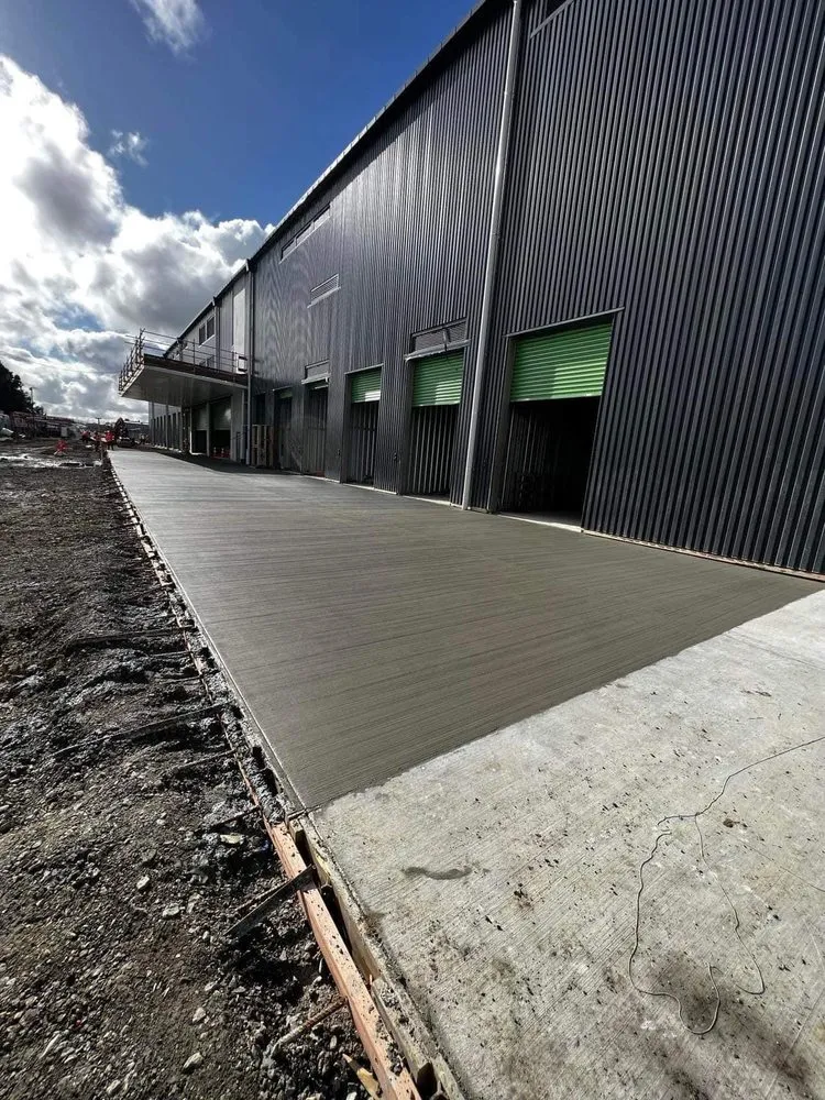 Professional lawn care service in Portland, OR - SF Construction