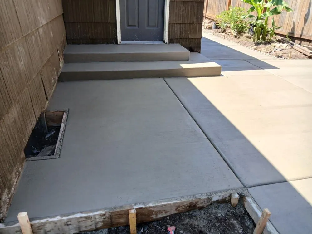 Top-rated lawn care service in Portland, OR - SF Construction