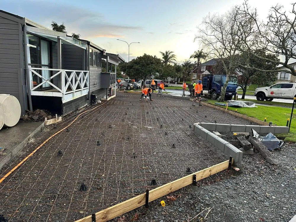 Local lawn mowing service in Portland, OR - SF Construction