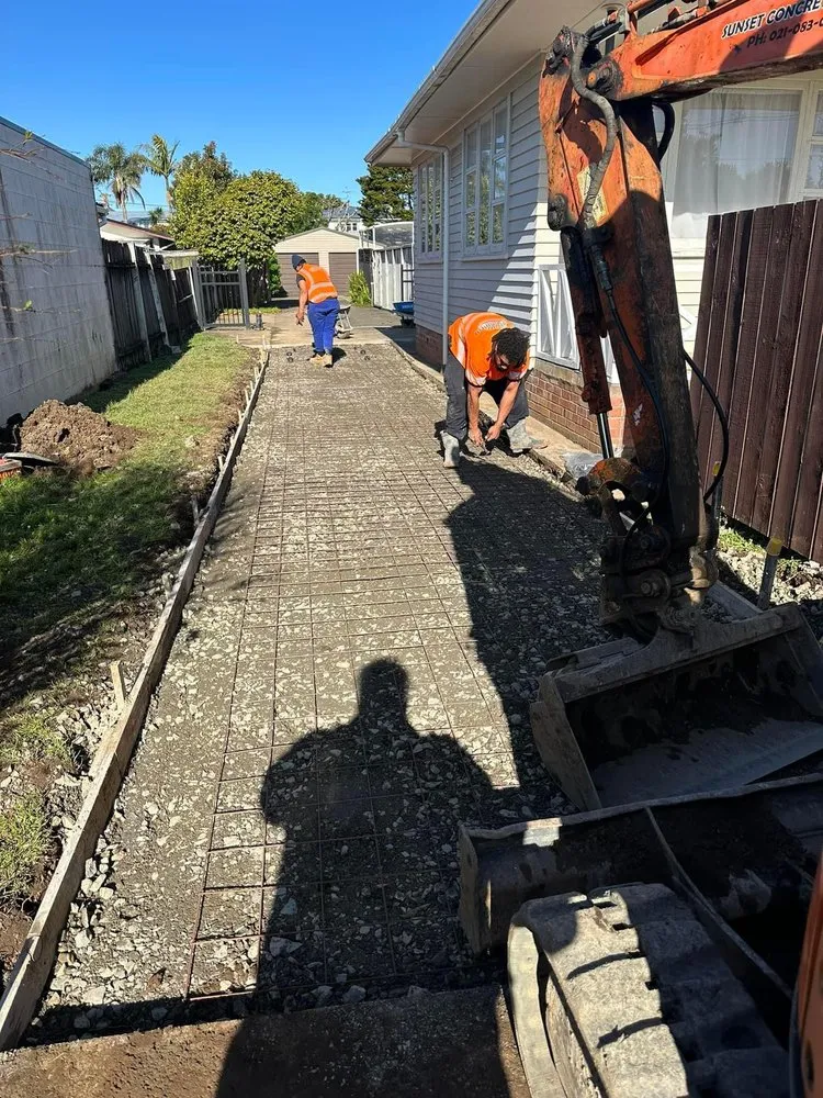 Affordable garden landscaping for residential properties in Portland, OR by SF Construction