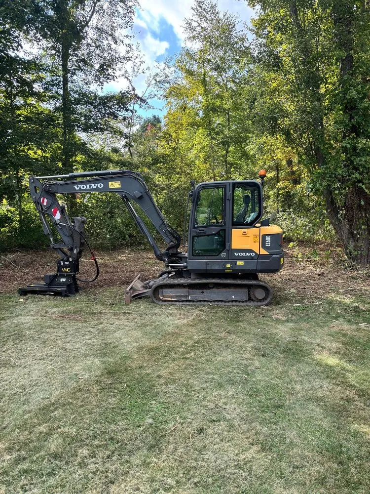 Local yard cleanup service experts serving Moodus, CT - S.F. Property Services