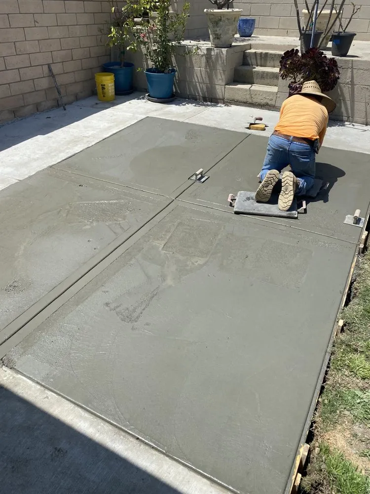 Affordable landscape design for homes in San Pedro, CA by SH Landscaping