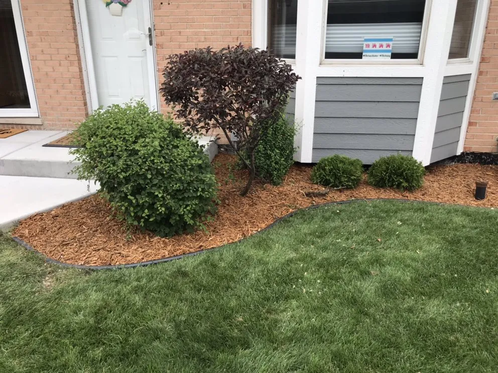 Custom residential landscaping experts serving Chicago, IL - Shades Of Green