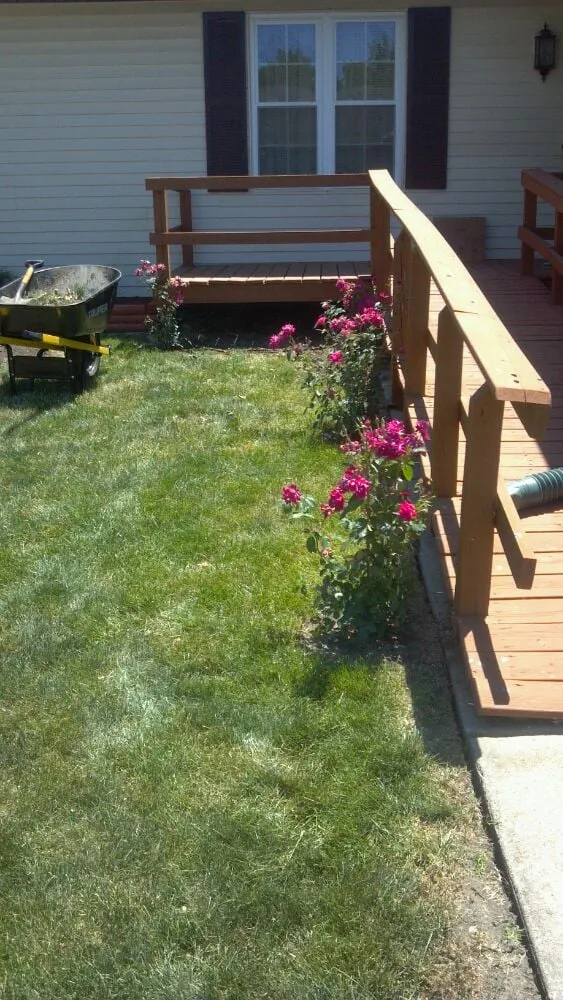 Expert outdoor landscaping in Auburn, IL by Shades Of Green Unlimited