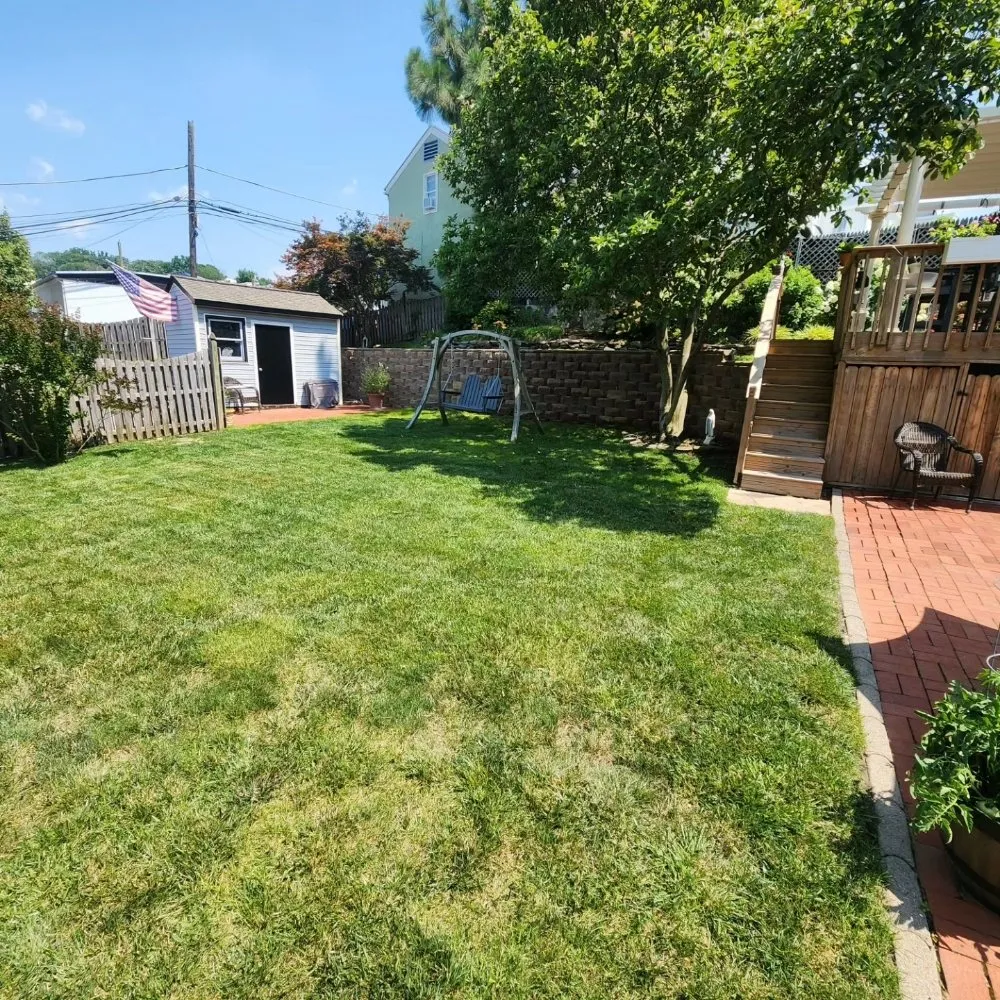 Local landscaping services experts serving Upper Darby, PA - SHAD'S A1 LAWN CARE SERVICES
