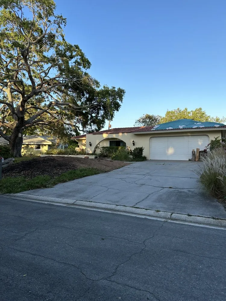 Top-rated lawn care service in Sarasota, FL - Shady Oak landscapes