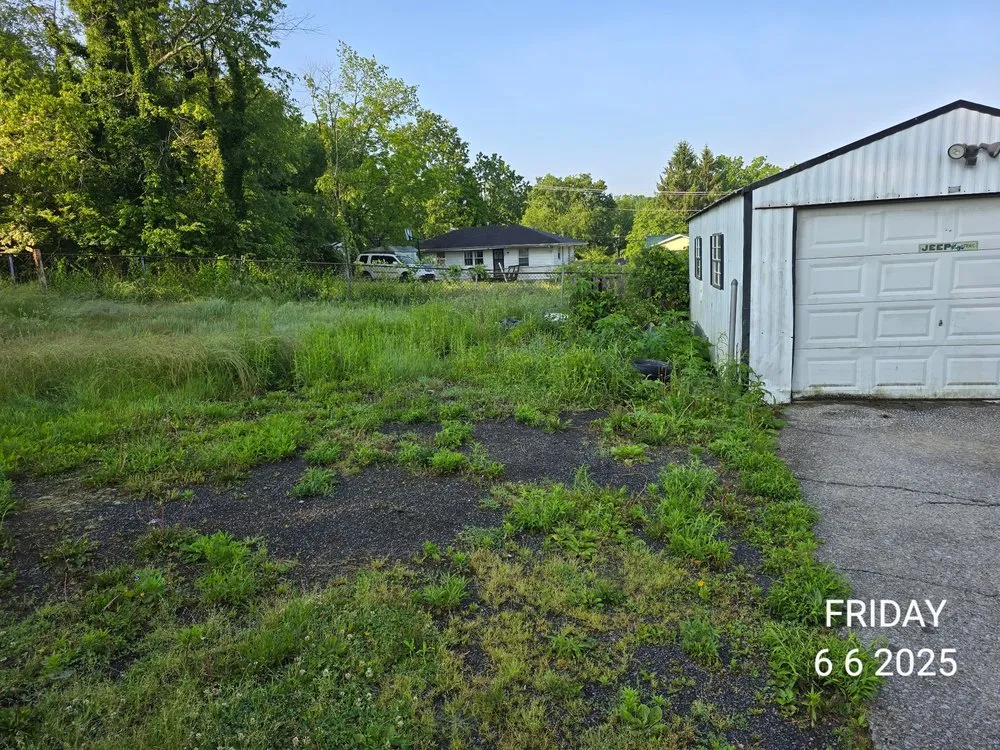 Trusted outdoor landscaping in Fairdale, WV - Shady Oaks Property Management