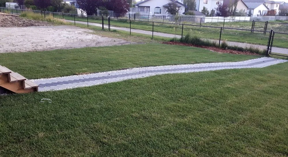 Custom landscaping services with custom design in Pittsburgh, PA by Shadyside Lawn Services