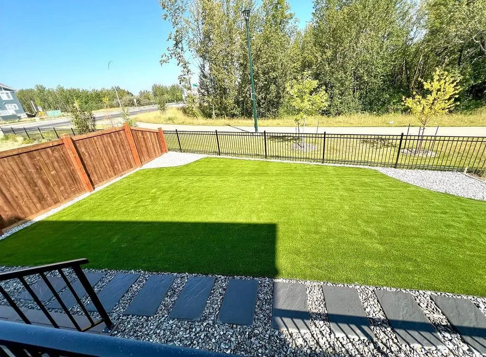 Expert lawn mowing service experts serving Pittsburgh, PA - Shadyside Lawn Services