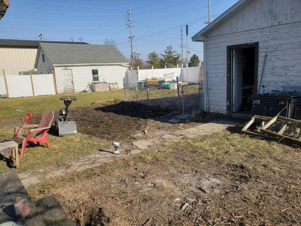 Local yard cleanup service for year-round maintenance across Pekin, IL - Shaffer Beautification