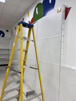 Shake The House Logo