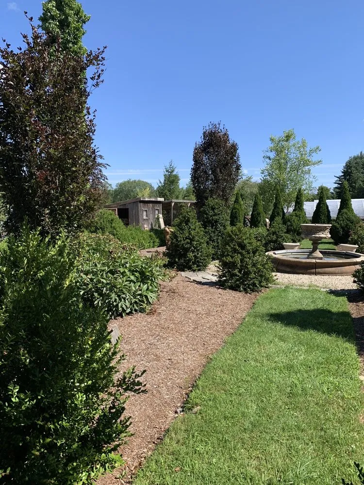 Expert yard maintenance experts serving Brookfield, CT - Shakespeare's Garden