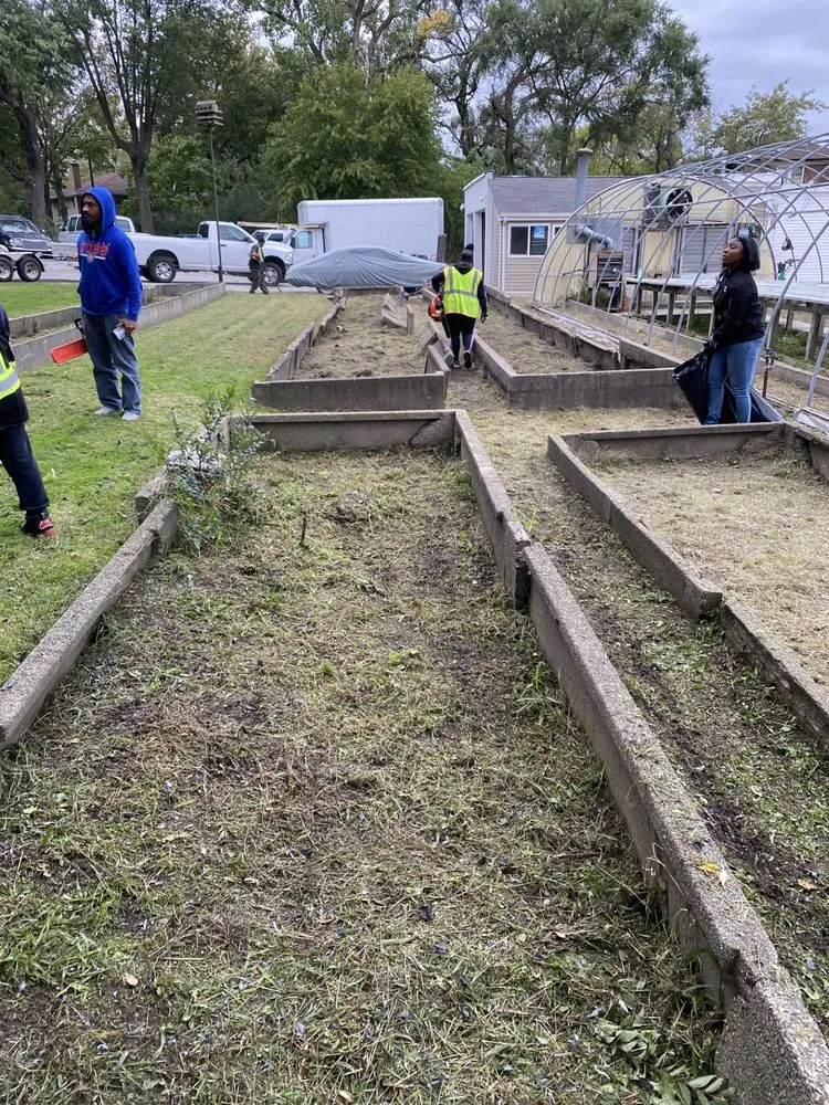 Top-rated lawn care service in Chicago, IL by Shakur’s Lawn & Order Services