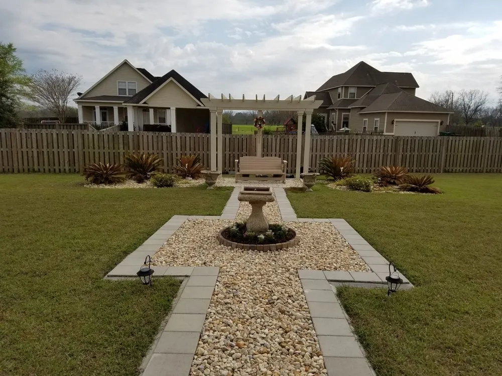 Local yard cleanup service experts serving Semmes, AL - Shamp Services