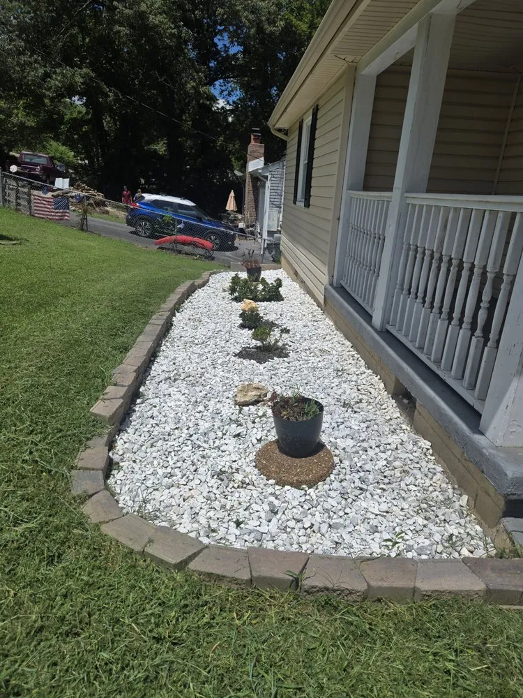 Expert lawn care service experts serving Soddy-Daisy, TN - Shamrock Scapes
