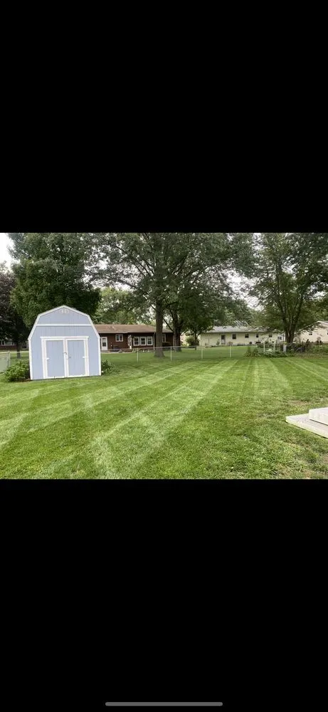 Affordable residential landscaping experts serving Champaign, IL - Shane's Mowing