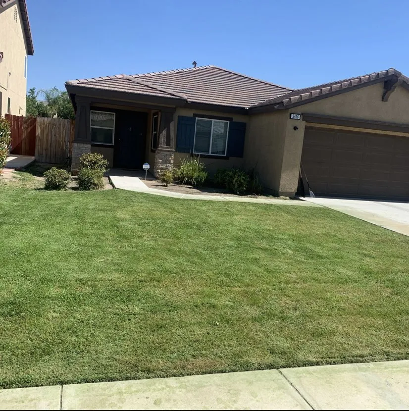 Local outdoor landscaping experts serving Bakersfield, CA - Shanevas Lawn & Clean Up Services