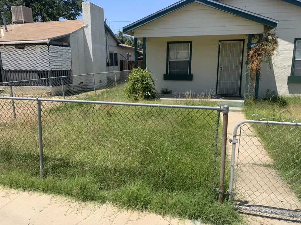 Local garden landscaping with custom design in Bakersfield, CA by Shanevas Lawn & Clean Up Services