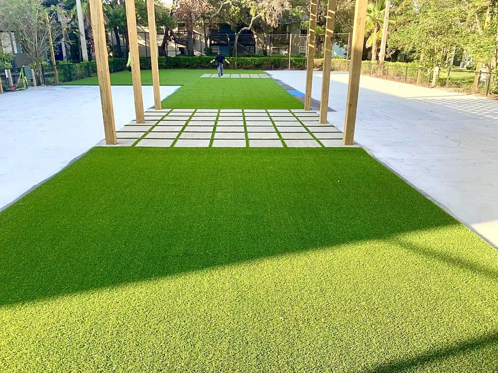 Top-rated lawn mowing service experts serving Orlando, FL - Shark Outdoors