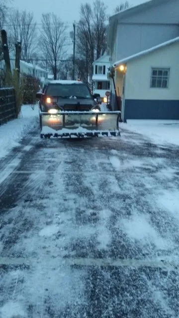 Reliable yard maintenance for residential properties across Omaha, NE - Sharp Cut Lawns