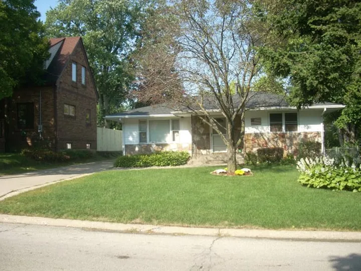 Top-rated landscaping services in Rockton, IL - Sharp Cuts Lawn & Landscaping