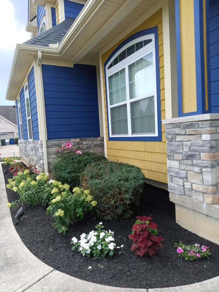 Professional lawn mowing service in Dayton, OH - Sharp Edge Landscaping And Lawn care