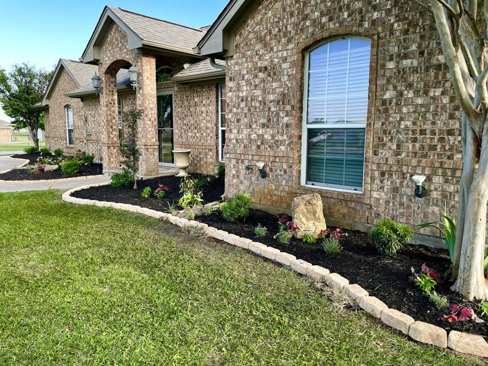 Affordable garden landscaping for year-round maintenance in Weatherford, TX by Sharp Streaks