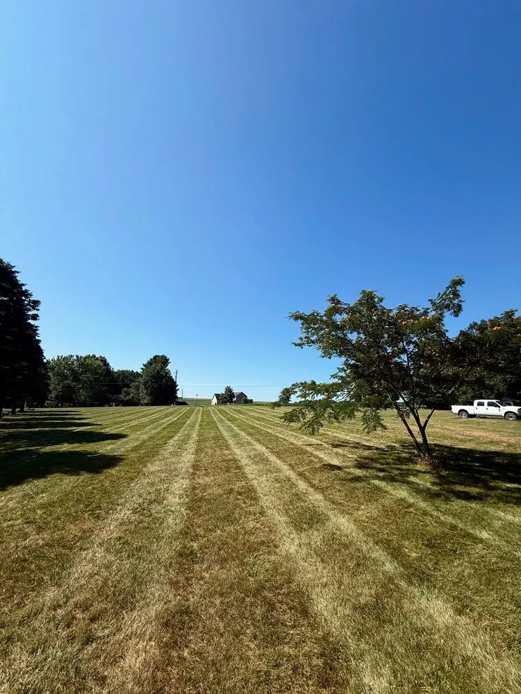 Professional lawn mowing service experts serving Bethlehem, PA - Sharp Yard Services