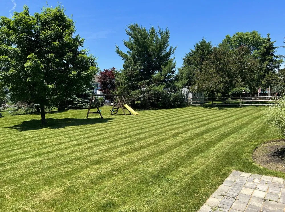 Reliable lawn mowing service experts serving Bethlehem, PA - Sharp Yard Services