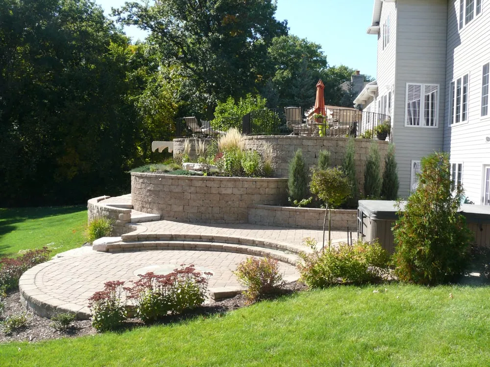 Local residential landscaping experts serving De Pere, WI - Sharper Edge Landscaping