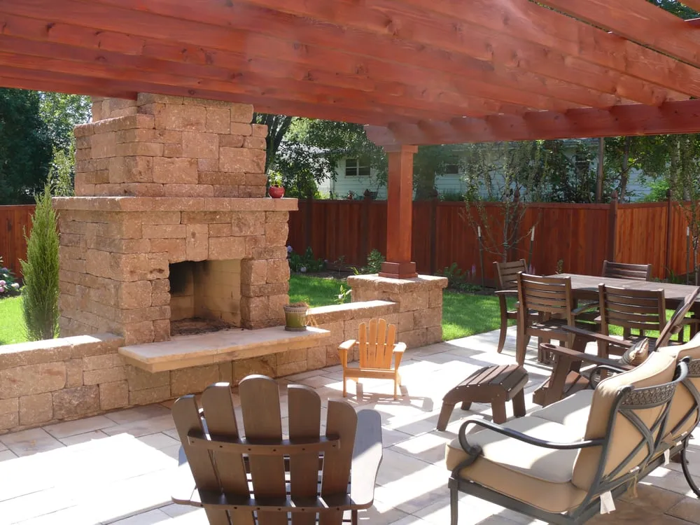 Top-rated yard cleanup service for beautiful yards in De Pere, WI by Sharper Edge Landscaping