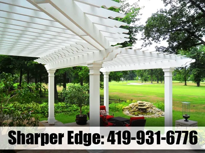 Custom garden landscaping in Ottawa Lake, MI by Sharper Edge