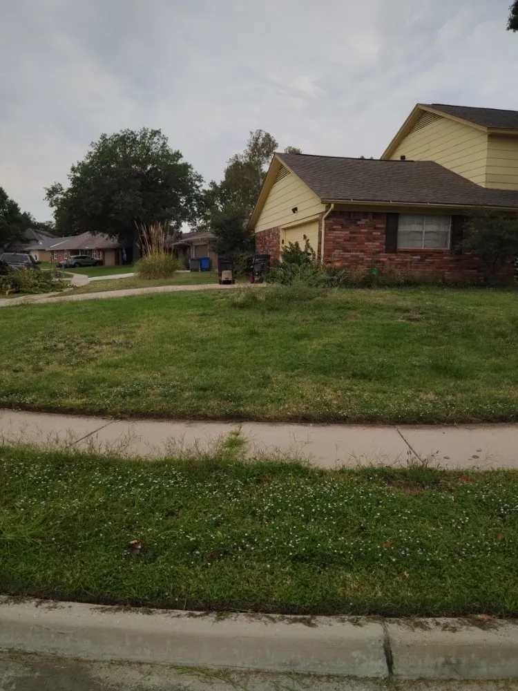 Affordable yard cleanup service for year-round maintenance across Tulsa, OK - Sharpe's Handyman Mowing and Tree Service Landscaping
