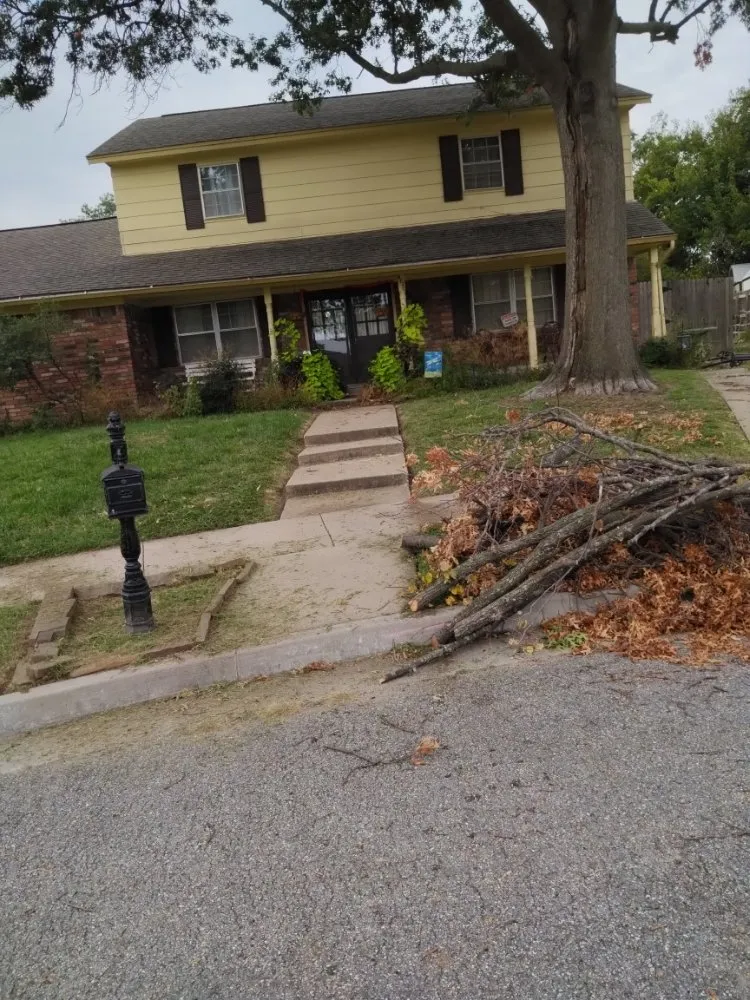 Reliable lawn mowing service in Tulsa, OK - Sharpe's Handyman Mowing and Tree Service Landscaping