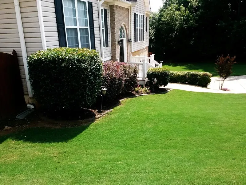 Custom lawn mowing service experts serving Dallas, GA - Sharplawns Turf Care