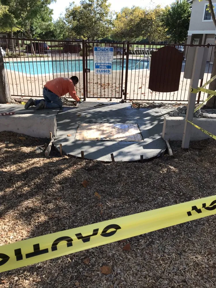 Professional lawn care service experts serving Sacramento, CA - Shaw Landscapes