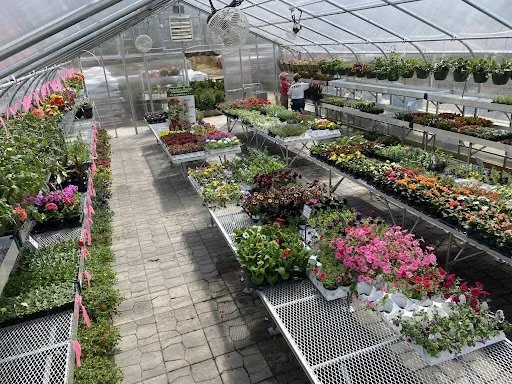 Local residential landscaping experts serving Shawano, WI - Shawano Lawn & Stone Company