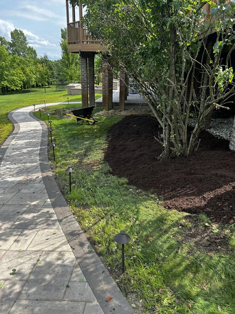 Custom yard maintenance in Detroit, MI by Shawn's Botany and Lanscaping