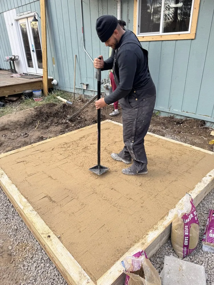 Reliable lawn mowing service for year-round maintenance across Detroit, MI - Shawn's Botany and Lanscaping