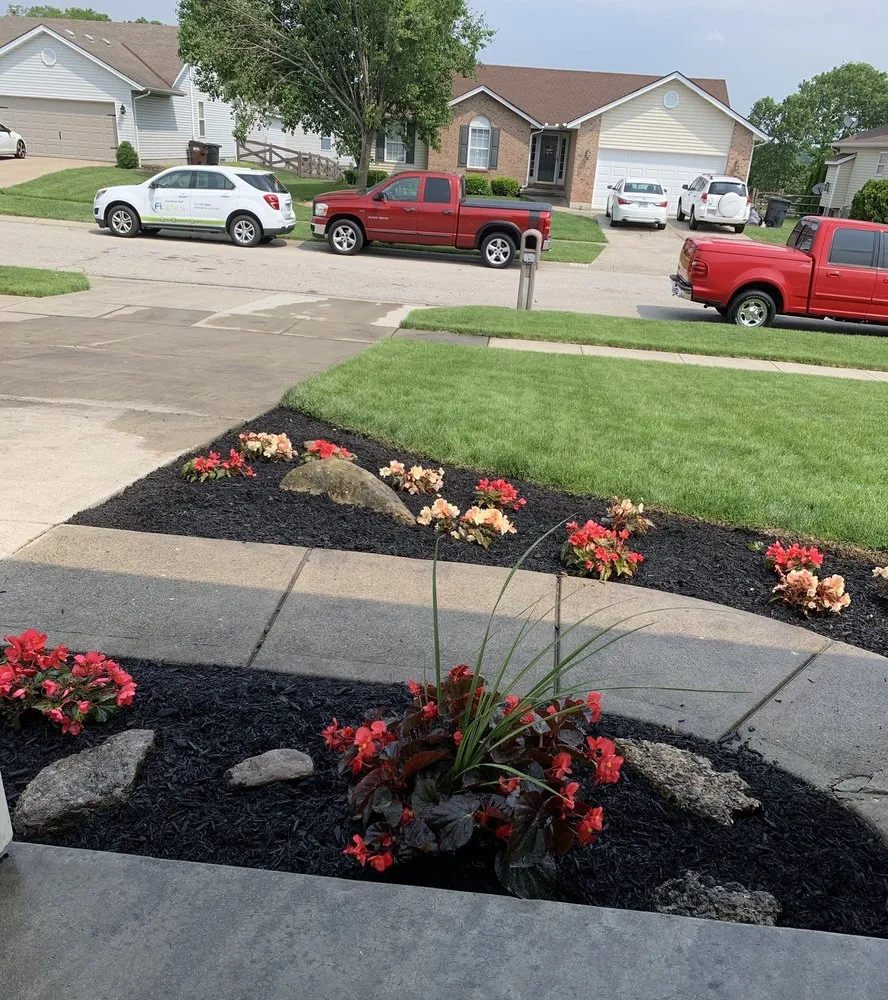 Expert lawn care service experts serving Lebanon, OH - Shawn's Landscape And Design