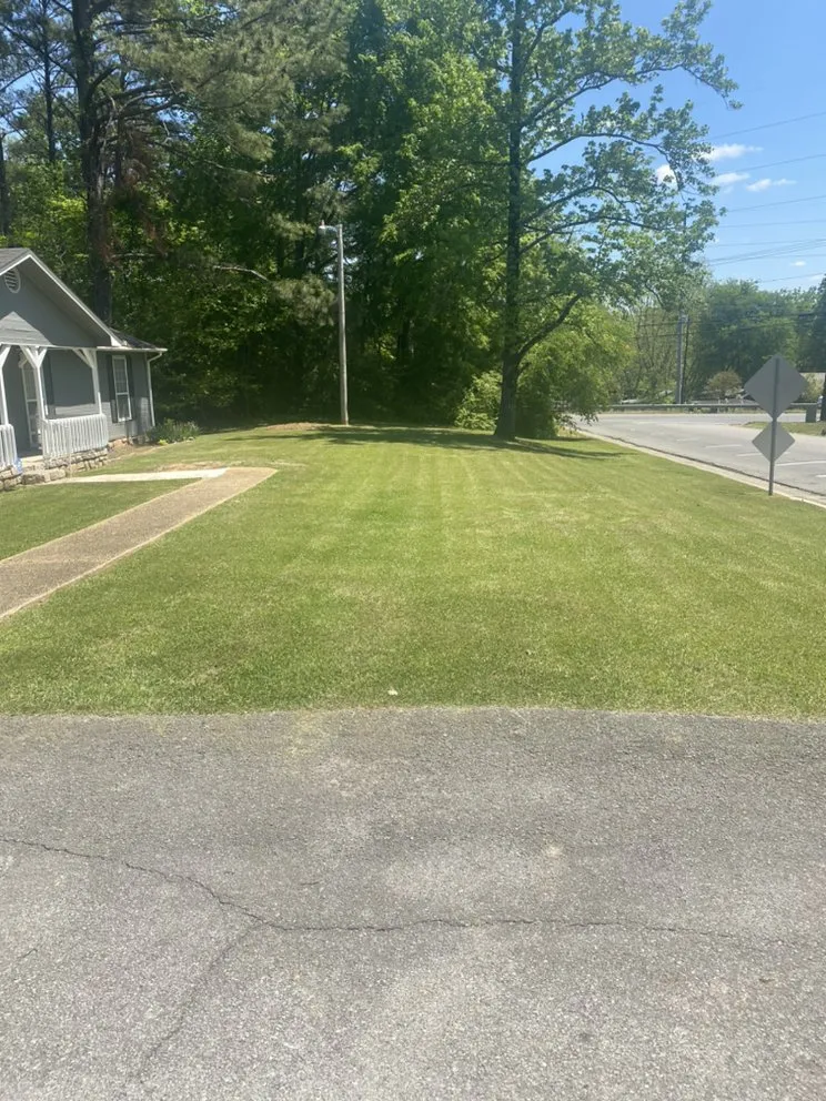 Local yard maintenance in Mountain Brook, AL by Shawn’s Lawn Care