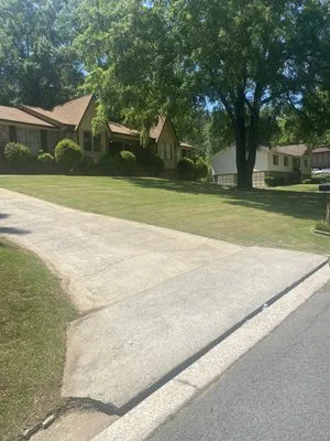 Shawn’s Lawn Care Logo