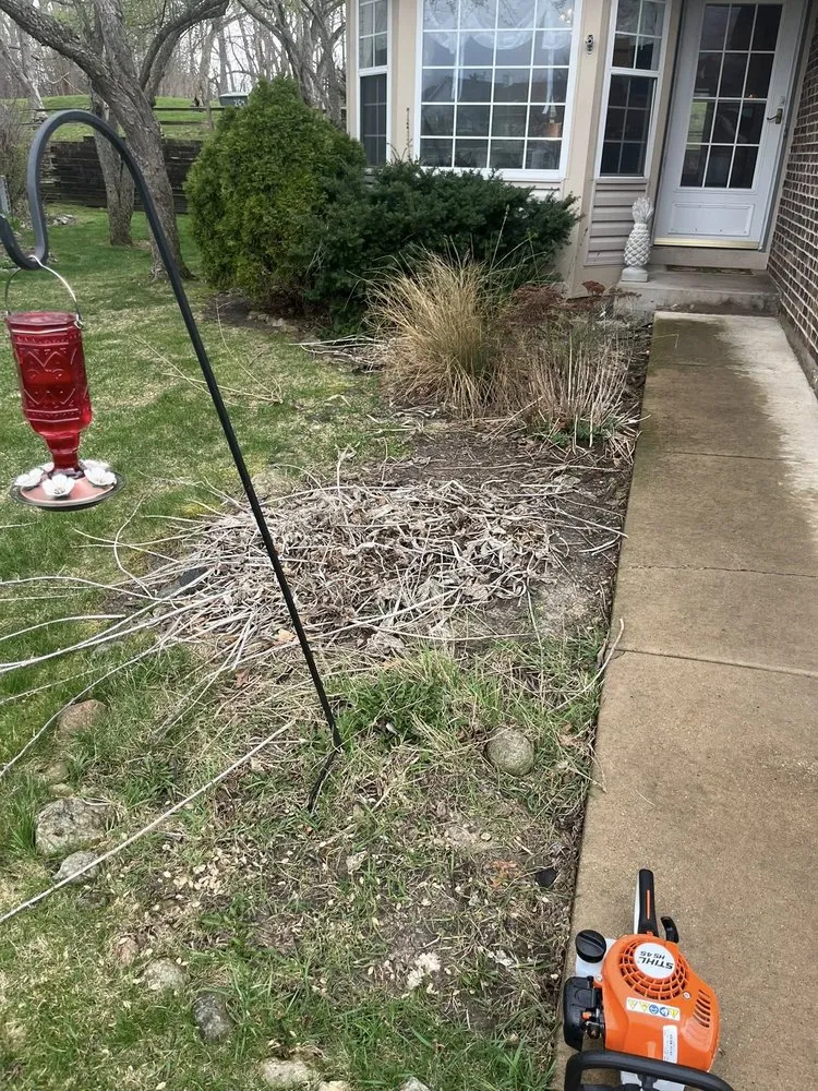 Local outdoor landscaping experts serving East Dundee, IL - Shawns Lawn Service