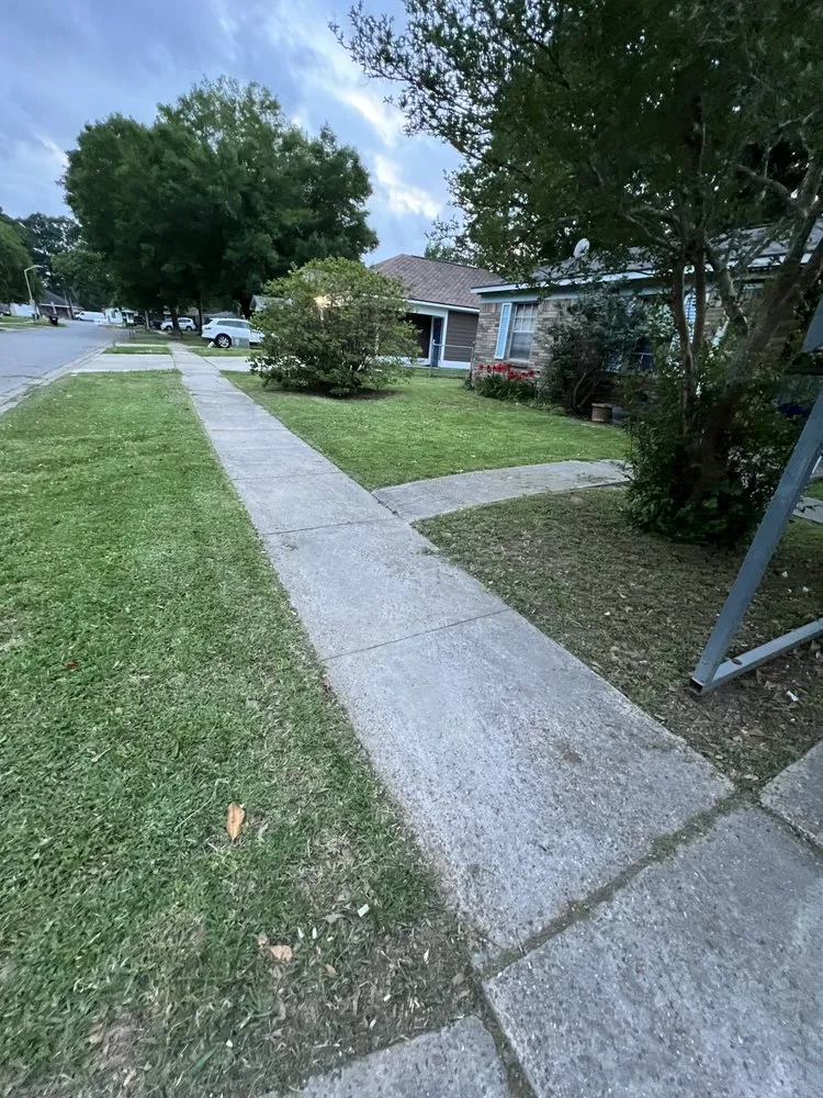 Professional garden landscaping in Lafayette, LA - Shawns Lawning Service