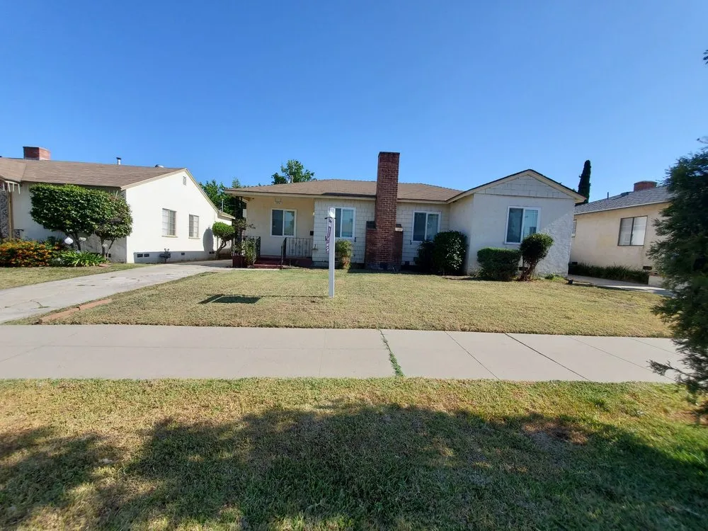 Local landscape design in Compton, CA by Shawnz Lawnz