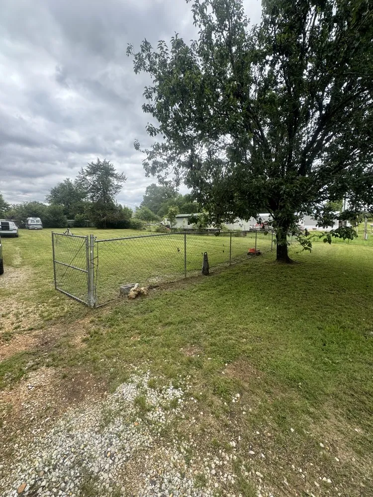 Local yard cleanup service in Columbus, MS by Shaws Lawn Service