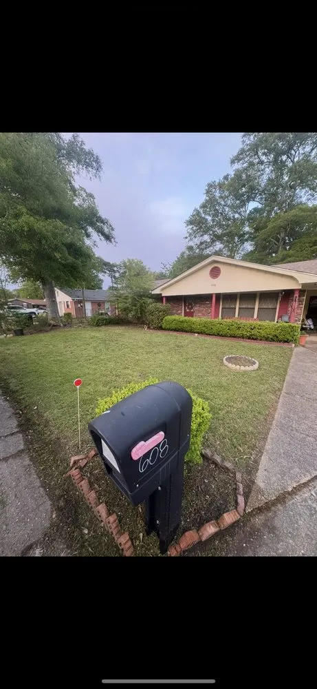 Top-rated yard maintenance in Columbus, MS - Shaws Lawn Service