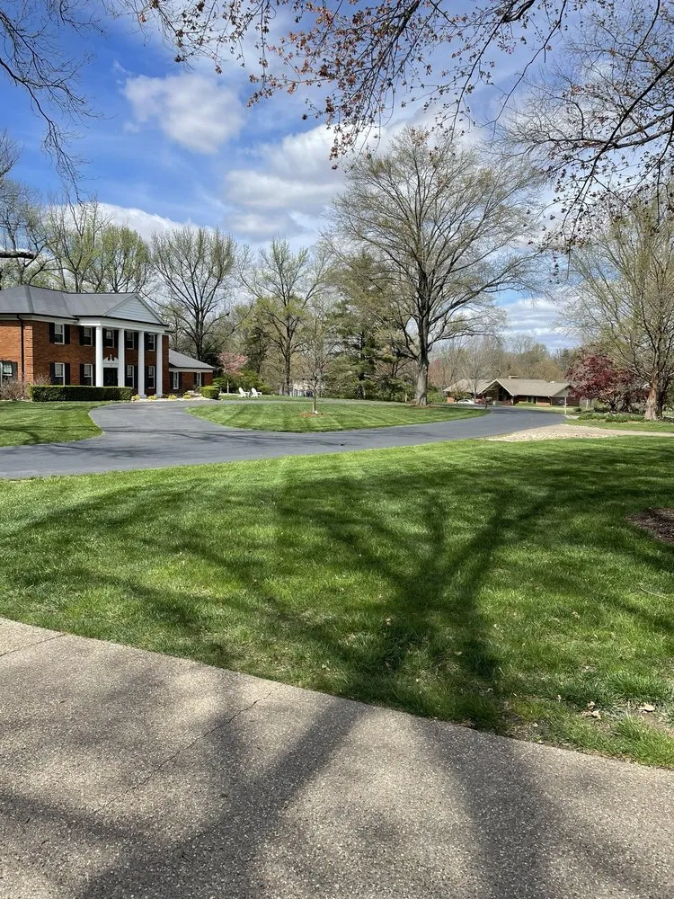 Top-rated garden landscaping in Chesterfield, MO by Shearn Landscaping