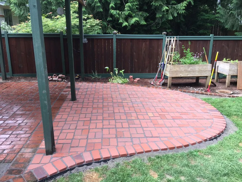 Top-rated lawn mowing service experts serving Issaquah, WA - Shedrock Landscaping and Design